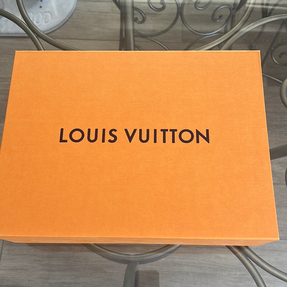 Louis Vuitton box, small